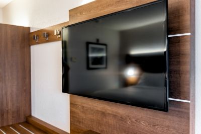 Tv Hanging Service in Arvada, CO